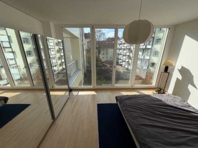Helle, moderne und hochwertig ausgestattete 2-Zimmer  Wohnung mit 20 m² Terrasse in Ulmer Weststadt