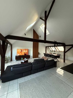 Luxuriöse Dachgeschosswohnung, Einbauküche, Sauna