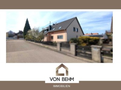 von Behm Immobilien -  Lichtdurchflutete Dachgeschosswohnung mit Ausbaupotenzial