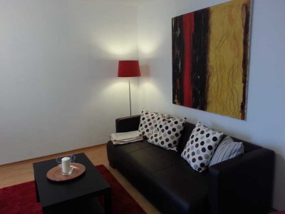 Herrlich geschnittene  3-Zimmer Wohnung mit EBK in Unterhaching