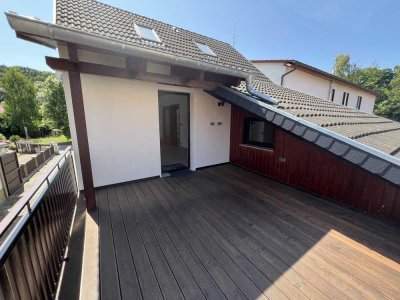 Erstbezug nach Sanierung mit Balkon: Ansprechende 4,5-Zimmer-Maisonette-Wohnung