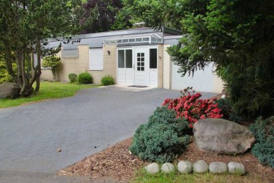 Großzügiger Flachdachbungalow in Siegburg mi 1273 qm Grundstück - Provisionsfrei von Privat