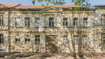 Altbauflair und Kontinuität – 2 Zimmer und solide vermietet