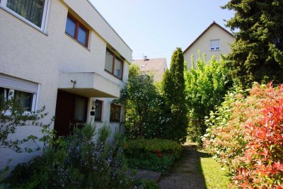 Reihenendhaus mit 6 Zimmern in Stuttgart-Ost, zentral gelegen und dennoch zwischen Grünflächen