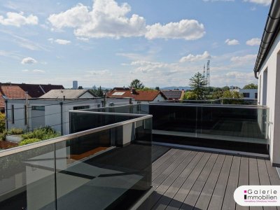 Erstbezug: Sehr schöne, helle und ruhige Doppelhaushälfte (rechts) mit 4 Zimmern, Eigengarten und Panoramablick-Dachterrasse!