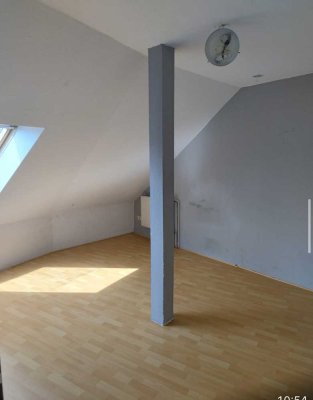 2 Raum  Wohnung im Dachgeschoss
