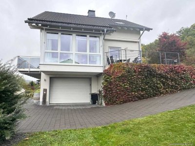 Hochwertiges Einfamilienhaus mit Panoramablick über das Sauerland für Paare oder kleine Familien