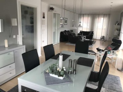 3-Zi. Penthouse Wohnung mit EBK, Fahrstuhl, TG