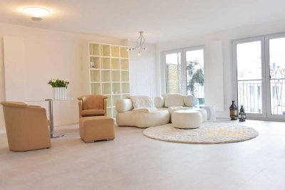 Schöne große helle Wohnung - möbliert! langfristig zu vermieten! mit Balkon u. Parkplatz