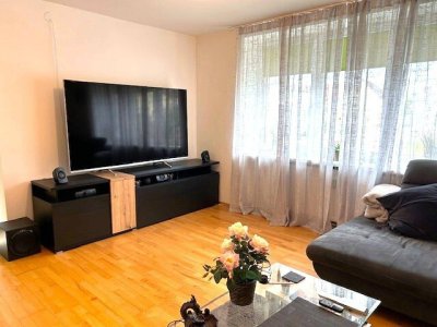 Sehr schöne Wohnung mit Balkon