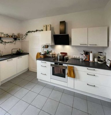 Am STADTPARK * EBK - Abstand 2.000 EUR * HOHE Decken * ab 1.7. * große Wohnküche - nahe Pfalzkliniku