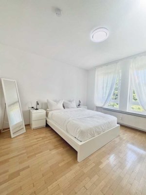 Stilvolle möblierte 2,5-Zimmer-Wohnung mit EKB und Balkon in Stuttgart