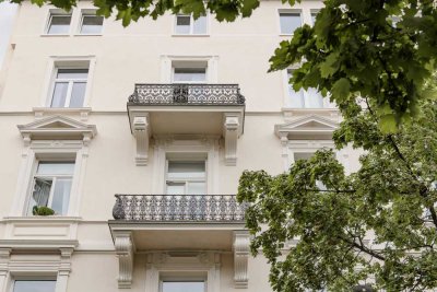 Penthouse-Loft im imposanten Stilaltbau mit modernem Designkonzept, Südbalkon und Skylineblick