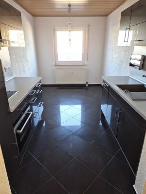 Stilvolle 3,5-Zimmer-Wohnung mit Balkon und Wintergarten provisionsfrei direkt vom Eigentümer