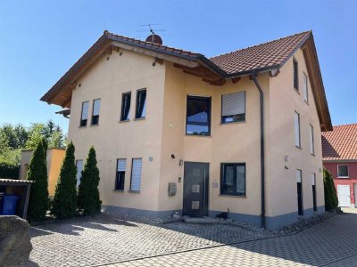 Zwei Doppelhaushälften in Weikersheim
mit je 6 Zimmer und Garage
