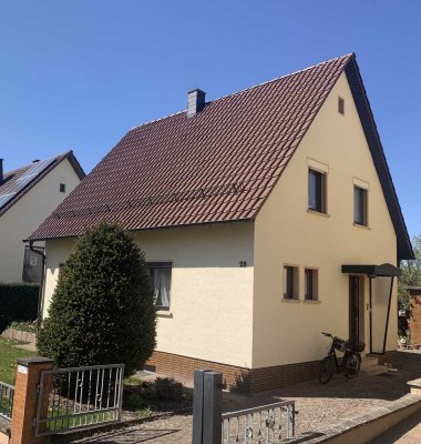 Sehr schönes freistehendes Einfamilienhaus mit Garten und Garage in Göllheim