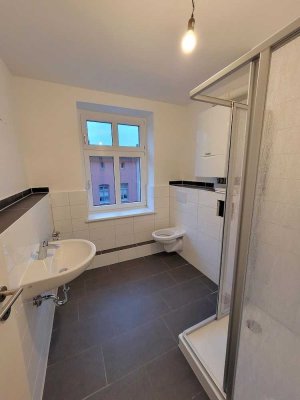 Renoviert, Designbel., mod. Du-Bad, WZ m.off. Küche,ruhige Lage & bereit für Ihre Besichtigung.