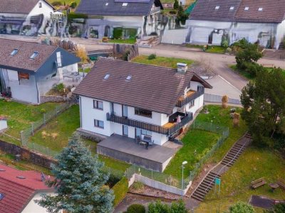 Vielseitiges Einfamilienhaus in idyllischer Lage – perfekt für Familien oder mehrere Generationen