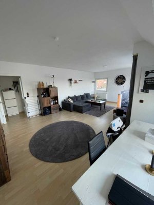 *Großzügige 2 Raum Wohnung* mit XL Wohnzimmer* mit Balkon*