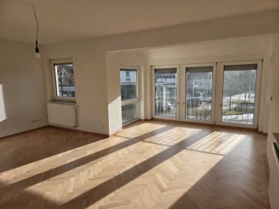 Lichtdurchflutete 3-Zimmer Wohnung Erstbezug nach Renovierung ab sofort!