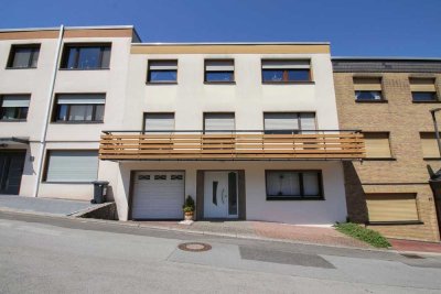 Familienidyll am Waldrand: Renovierungsbedürftiges Reihenmittelhaus mit viel Gestaltungsspielraum