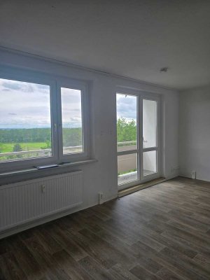 Tolle 3-Zimmer-Wohnung mit Balkon + Einbauküche + Wanne