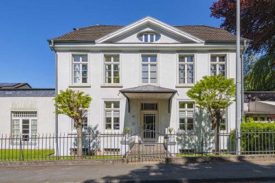 Historischer Altbaucharme trifft großzügiges Wohnen in begehrter Lage von Bergisch Neukirchen