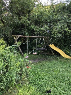 4-Zimmer-Dachgeschosswohnung mit Garten und Parkplatz - frei ab sofort