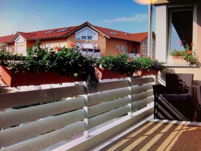 Wunderschöne voll möbilierte 3 Zi Wohnung mit Balkon