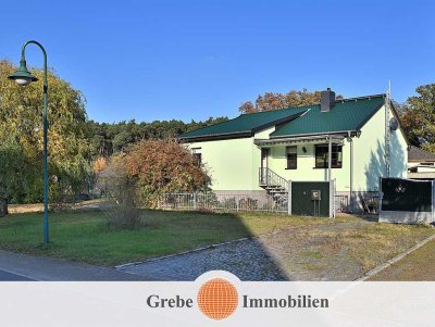 Haus mit 3 Zimmern, Keller und 2 Garagen auf 500 m² in absolut ruhiger Lage