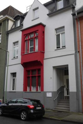 Altbaucharme im Herzen von Duissern (3 R.-98qm)