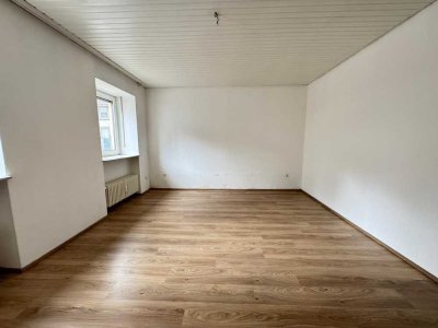 Wohnen oder investieren – 3-Zimmer-Wohnung mit Balkon & Großgarage in zentraler Lage von Zweibrücken