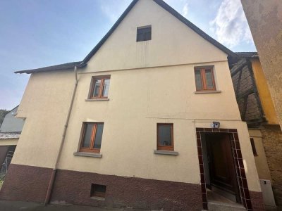 Kleines saniertes Haus in 35638 Leun-Biskirchen
