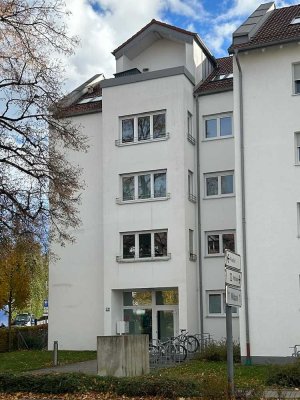 Helle 2,5 - Zimmer Wohnung mit EBK