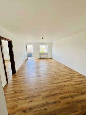 Geräumige 3,5-Raum-Wohnung mit Balkon und Einbauküche in Deggendorf Zentrum