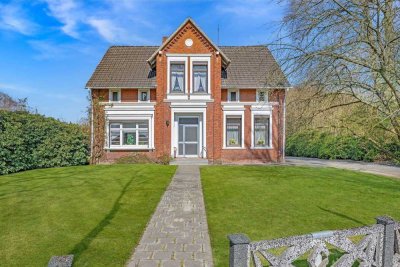 Villa mit rd. 9.775 m² Grundstück und eigenem Wald