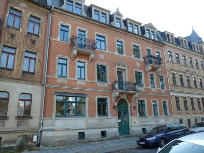 Wohnen mit Charakter: 3-Zimmer-Wohnung mit Balkon in Dresden-Mickten
