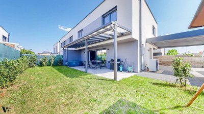 STILVOLLE DOPPELHAUSHÄLFTE MIT GARTEN IN STRASSHOF