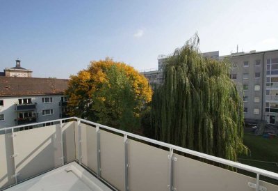 WOHNEN IM STUDENTENAPARTMENTHAUS MIT MÜNZWASCHMASCHINE IM KELLER, EINBAUKÜCHE ETC.
