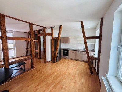 Modern-Fachwerk-Mix: Loftartige Maisonette mit Esprit in optimaler Innenstadtlage