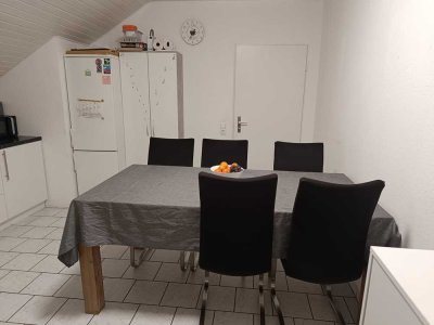 Freundliche 4-Zimmer-Wohnung mit Balkon und EBK in Stetten