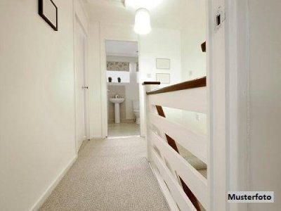 Stilvolle Maisonette im Dachgeschoss - Wohnen auf 2 Ebenen mit Balkon, TG &amp; Top-Zustand