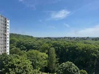 Top 2 Zi.-WE mit Balkon, Einbauküche, großes Bad großartigem Blick uvm.