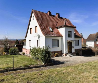 Zweifamilienhaus mit Nebengebäude und großem Grundstück in Wetter-Todenhausen