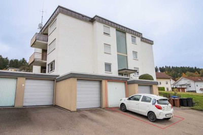 Gepflegte 4-Zimmer Wohnung mit Garage, Balkon und tollem Ausblick