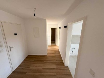 Helle 2-Zimmerwohnung frisch renoviert & schlüsselfertig