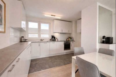 Hochwertig modernisierte 3,5-Zimmer-Wohnung mit Loggia, 2 Bädern & Stellplatz – ab Juni bezugsfrei