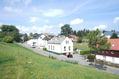 Hauptstadtmakler-Schönes gepflegtes Haus in guter Lage
