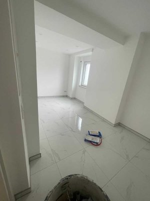 Erstbezug nach Kernsanierung - LUXURIÖS- 4 Zimmer Wohnung am Hasten mit 107 m²