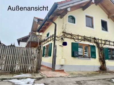 Altbauwohnung in zentraler Lage incl. Stellplatz und kleinem Garten